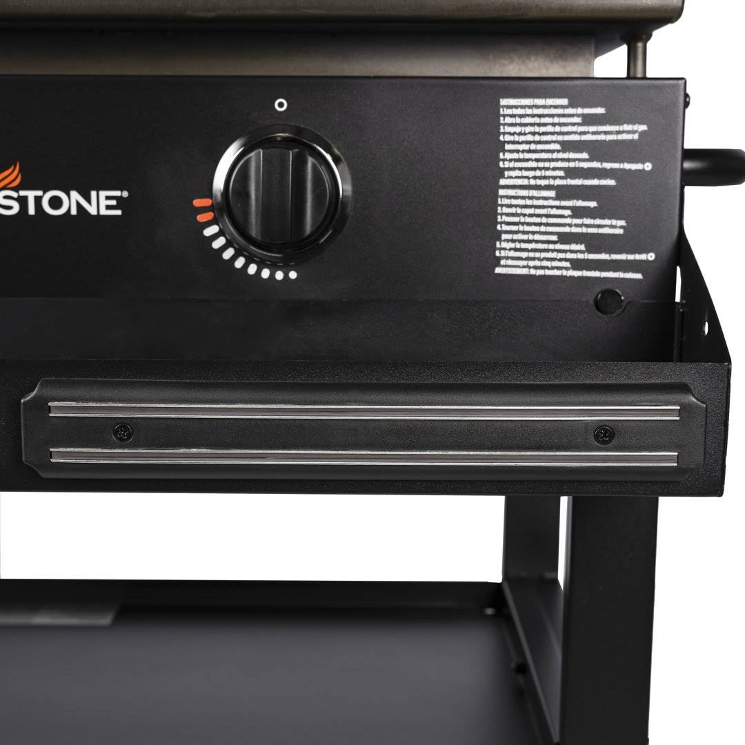 Blackstone Adventure Ready 2-Burner 28 inch Griddle Cooking
